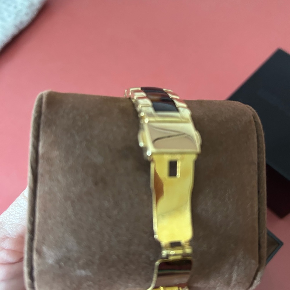 Michael Kors Gold and Brown Watch - Picture 3 of 4